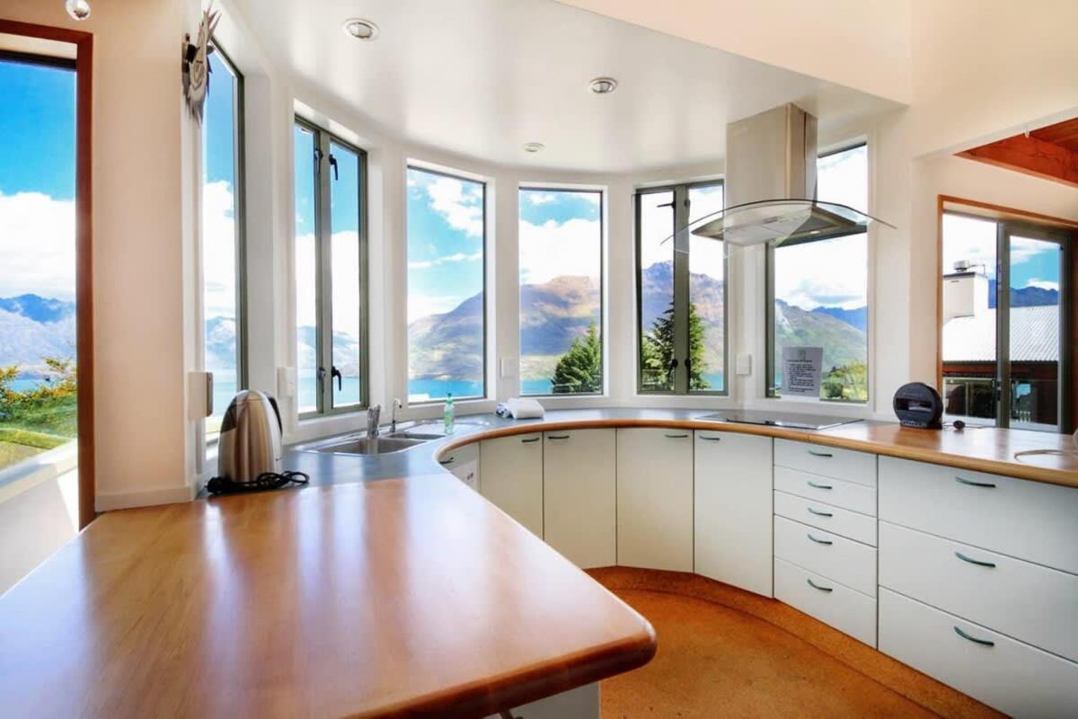 Villa Ruby'S Fernhill Vista à Queenstown Extérieur photo