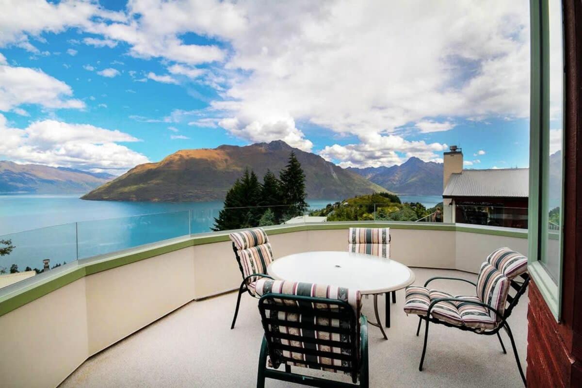 Villa Ruby'S Fernhill Vista à Queenstown Extérieur photo