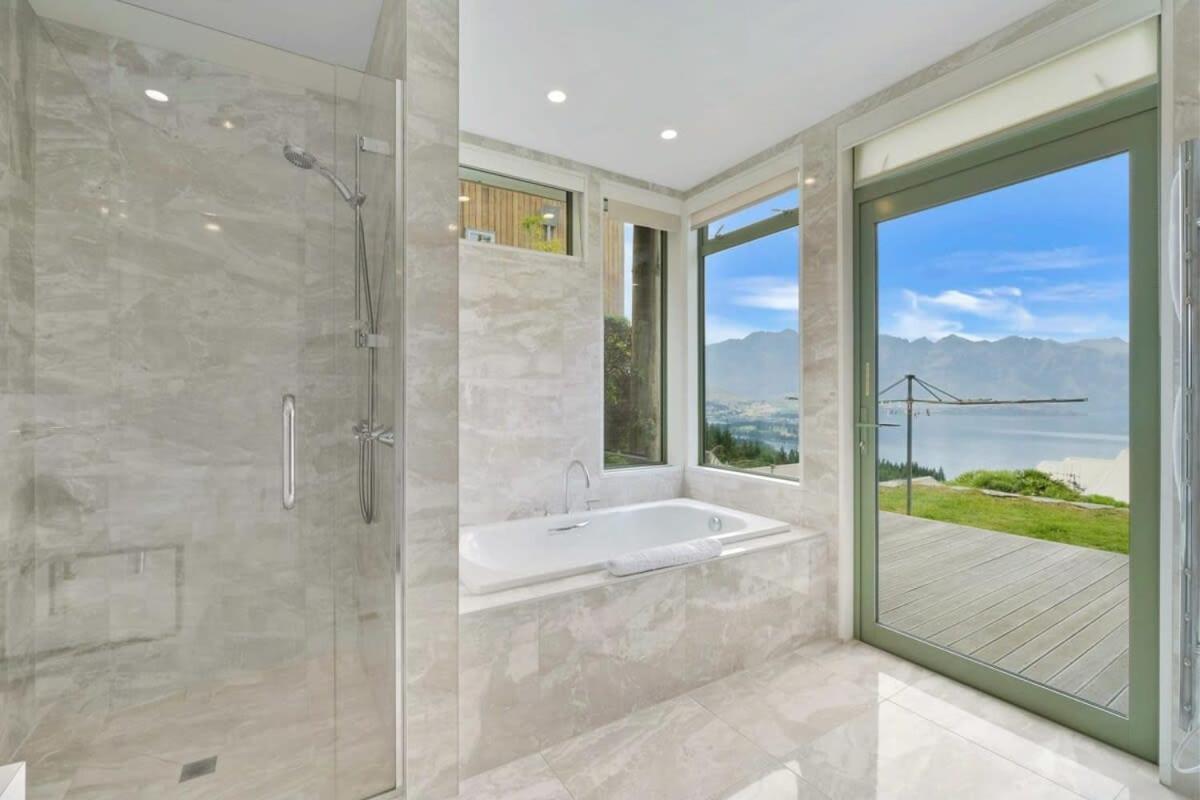 Villa Ruby'S Fernhill Vista à Queenstown Extérieur photo