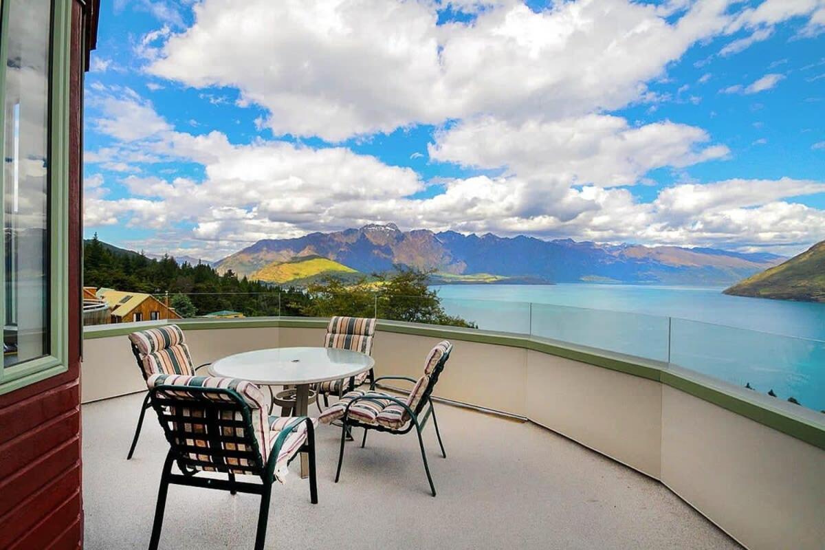 Villa Ruby'S Fernhill Vista à Queenstown Extérieur photo